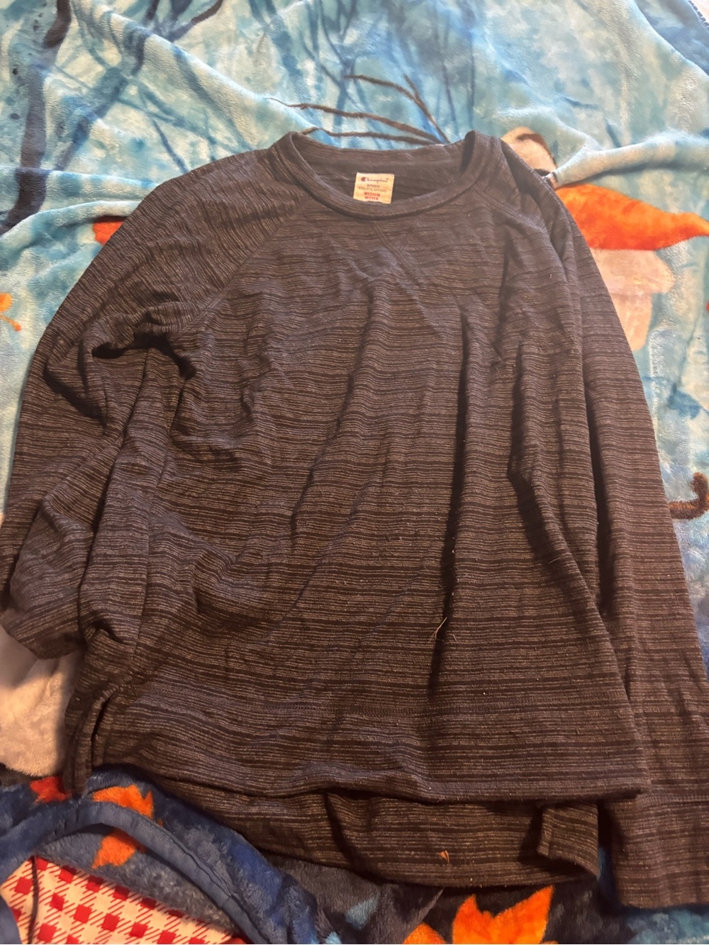 Women Long-Sleeve Heathered Crew Neck Shirt - Charcoal